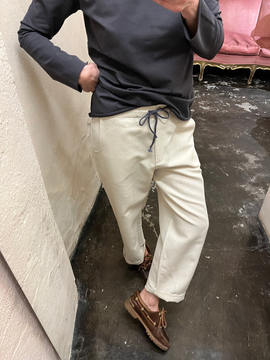 Pantalone con laccetto