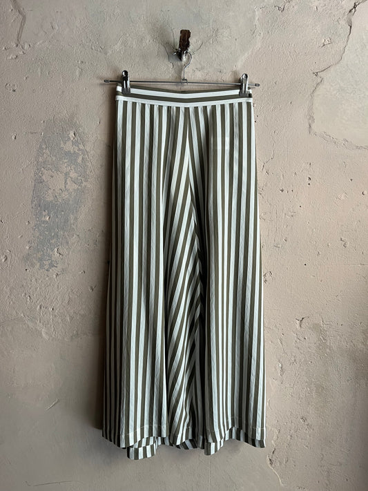 Pantalone Humility
